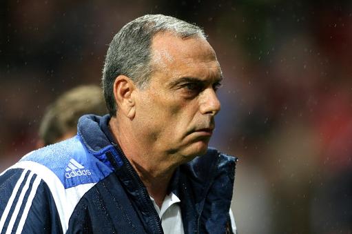  切尔西新帅首秀失利，防线漏洞遭诟病  