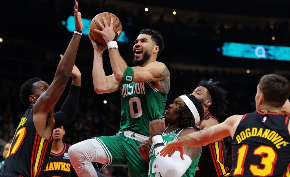  特雷杨31+12，老鹰掀翻联盟第一凯尔特人  