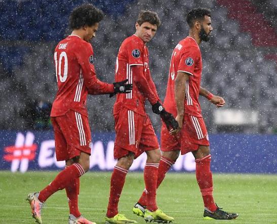  诺伊尔伤退引恐慌 拜仁紧急启用二门出战  